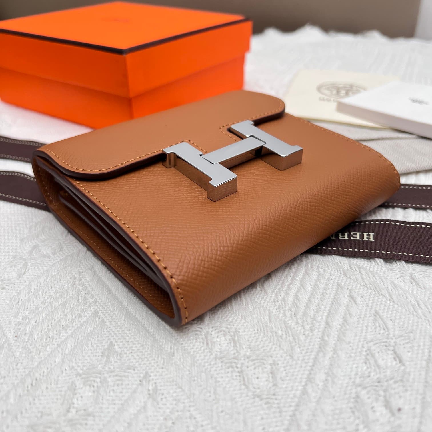 Hermes Black Product 537