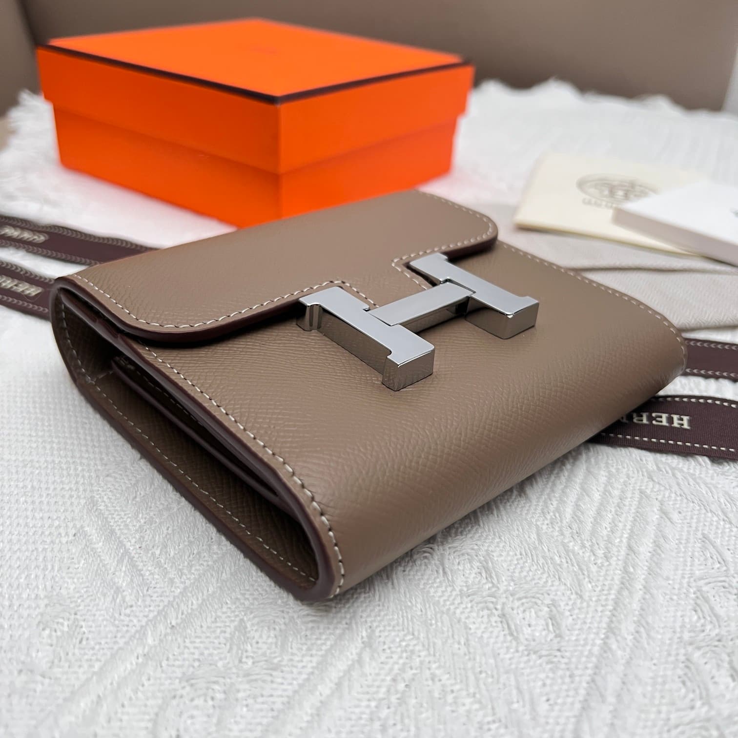 Hermes Black Product 537