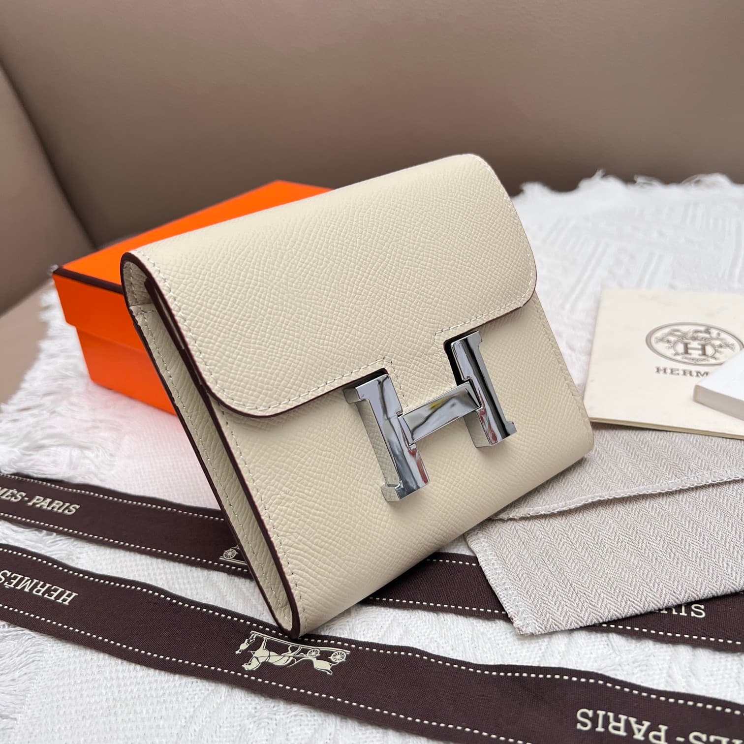 Hermes Black Product 537