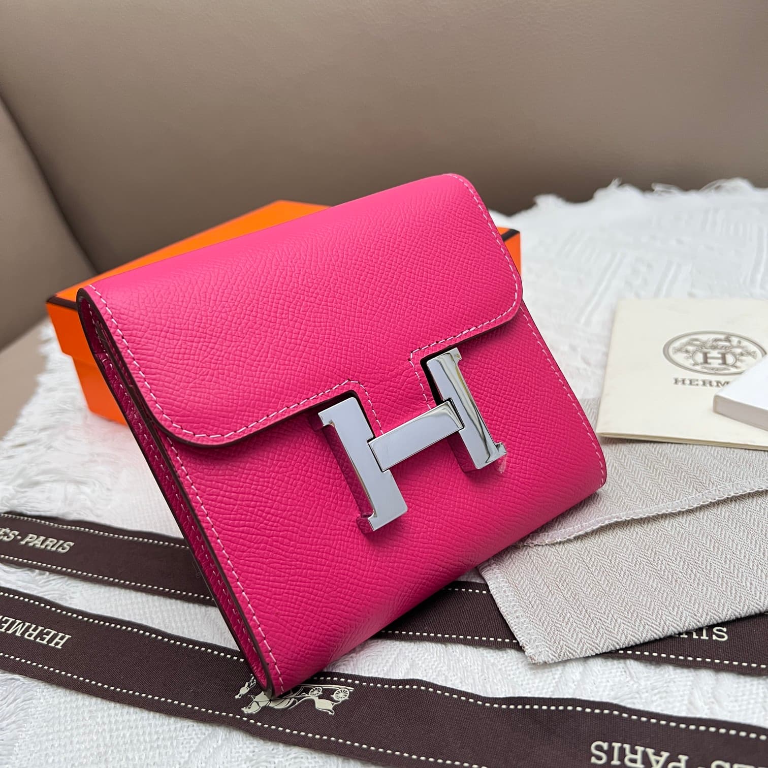Hermes Black Product 537