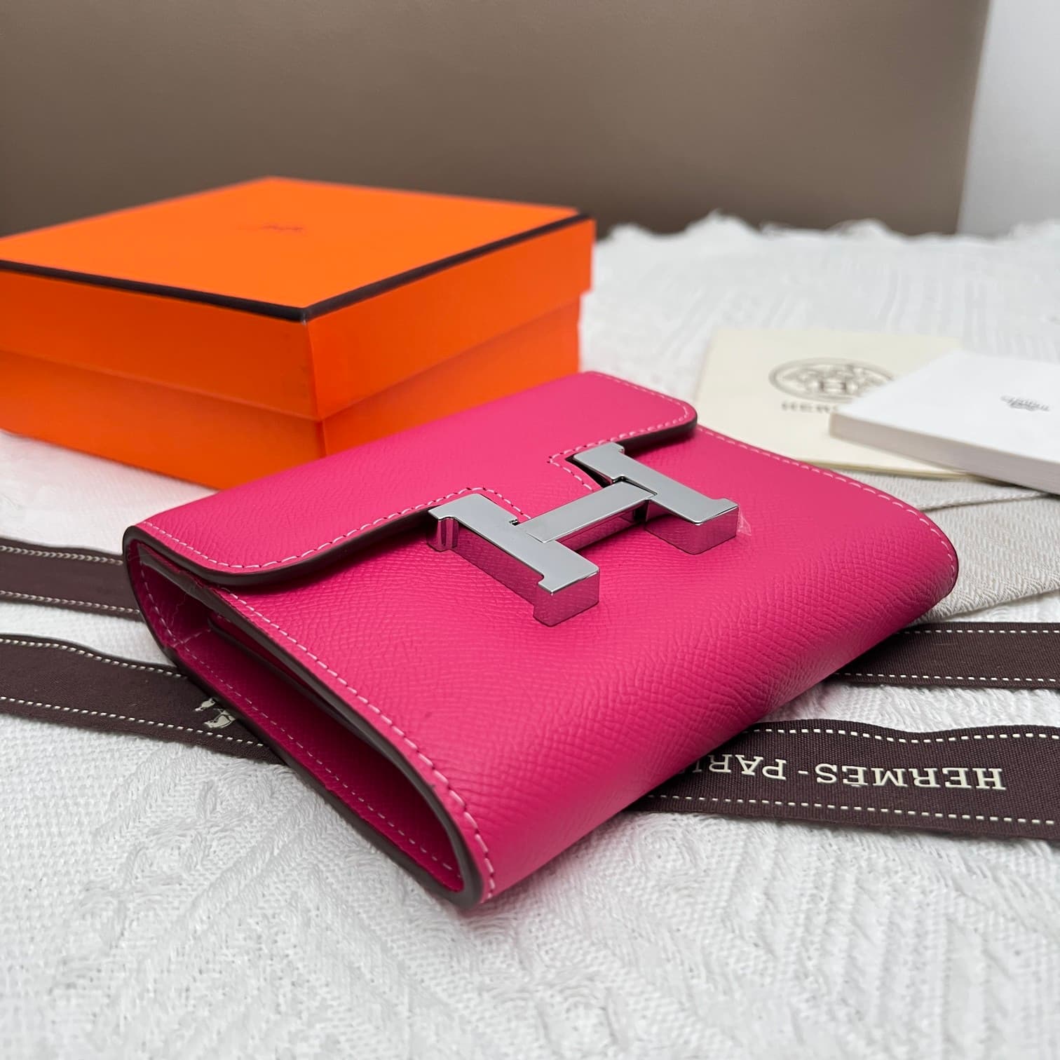 Hermes Black Product 537