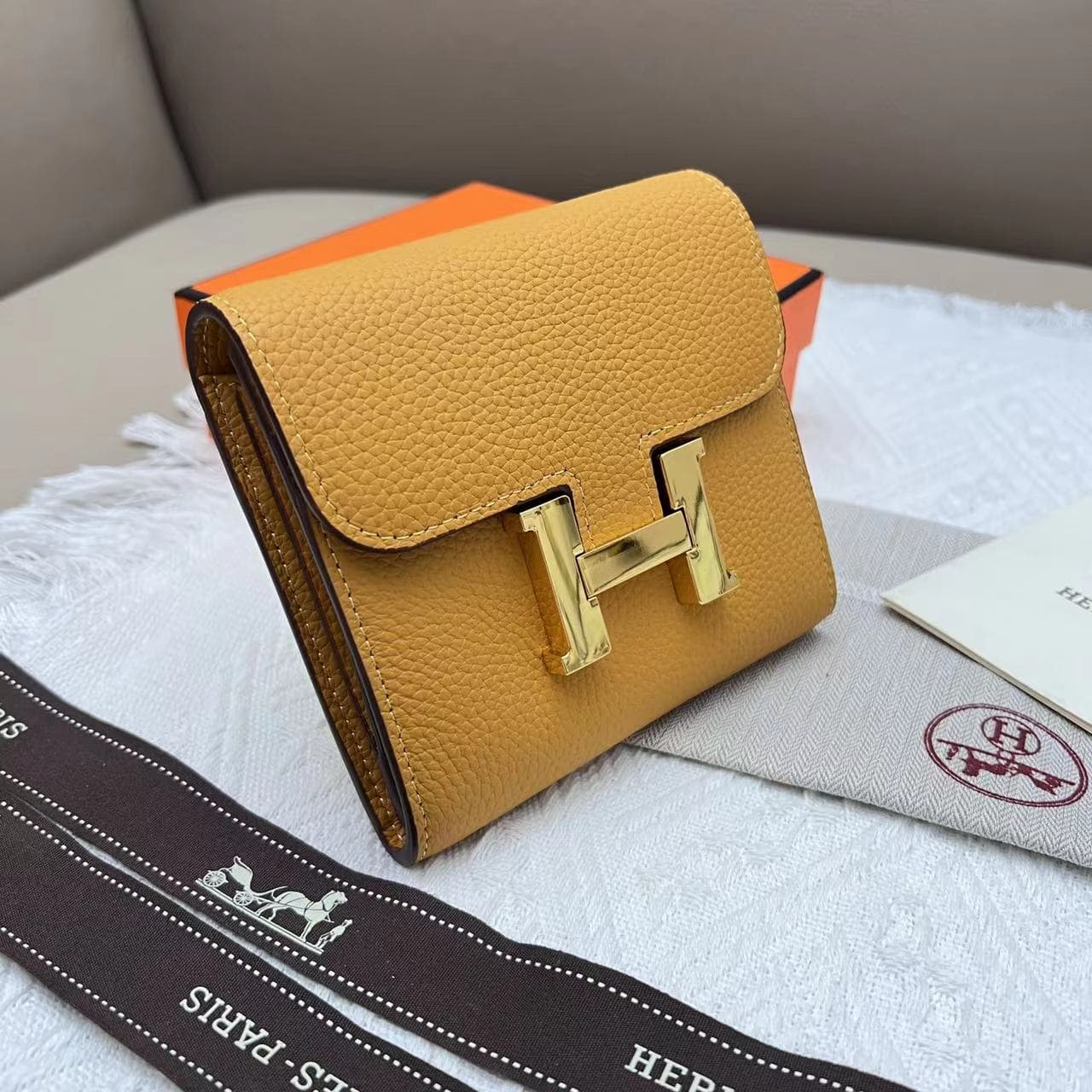 Hermes Black Product 537