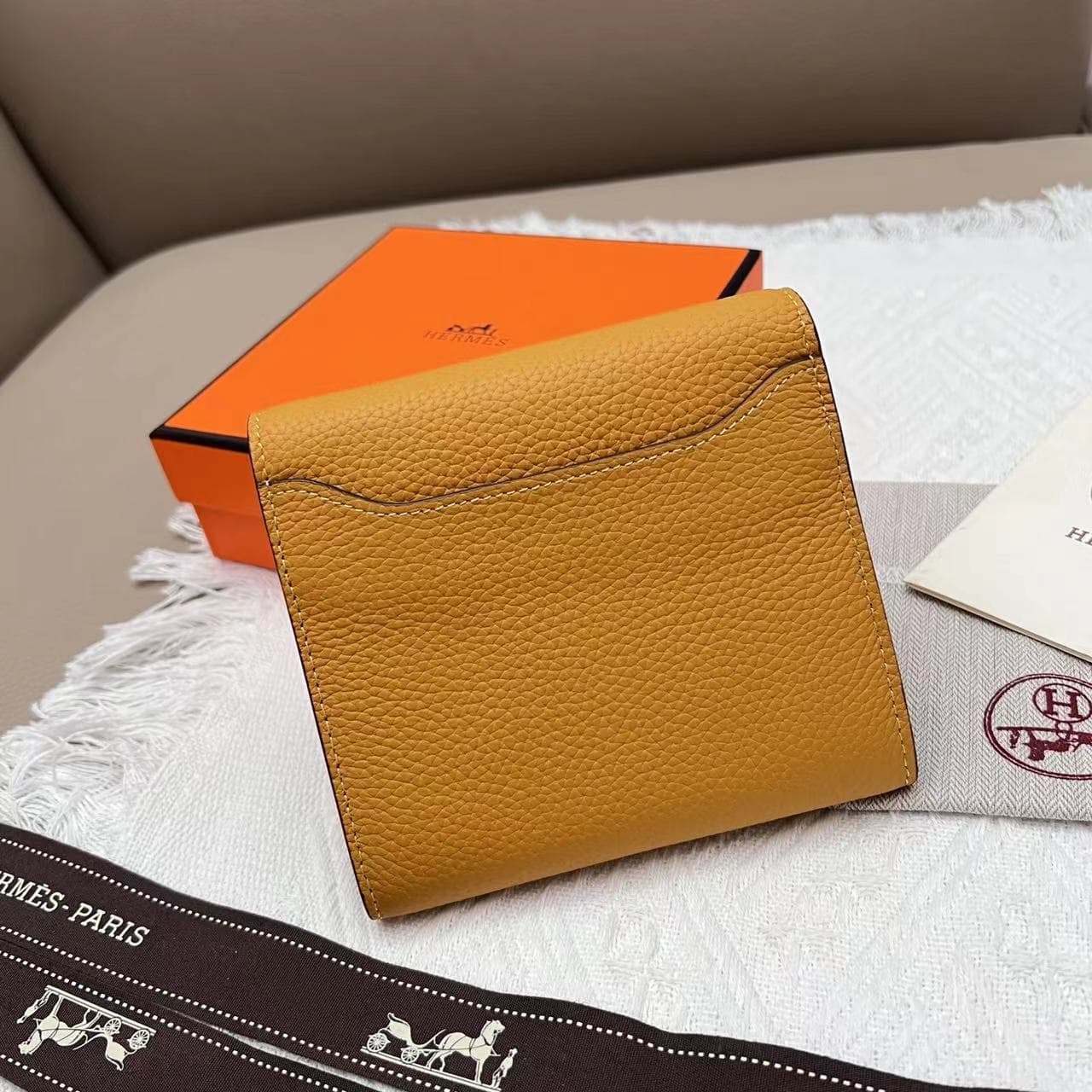 Hermes Black Product 537