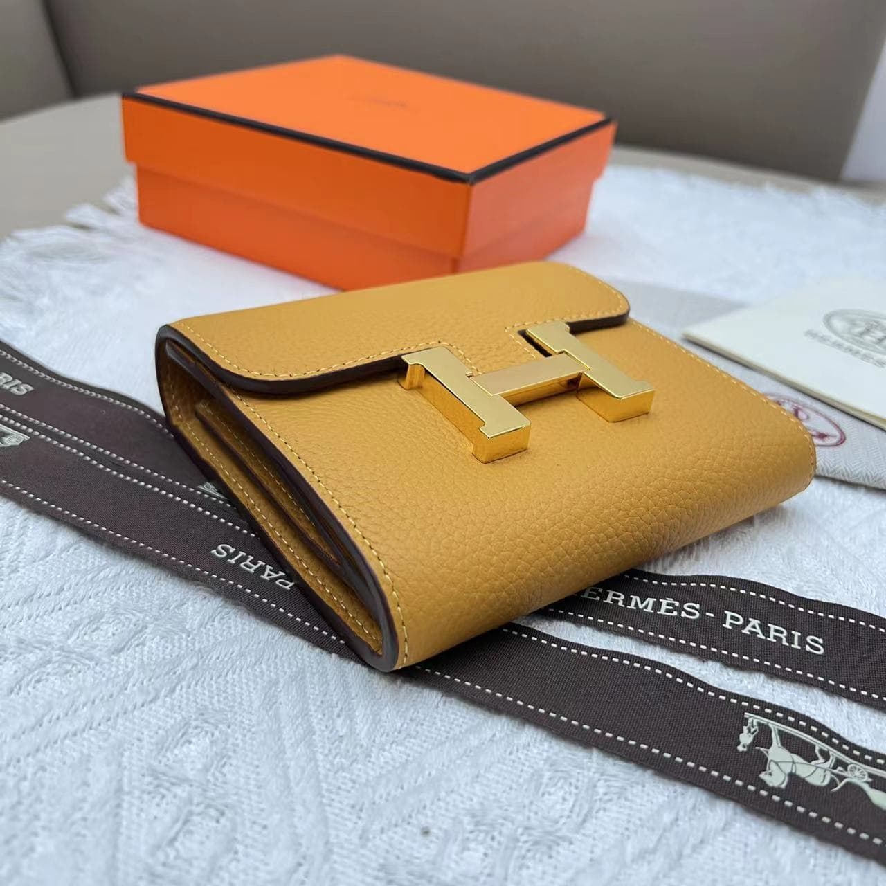 Hermes Black Product 537