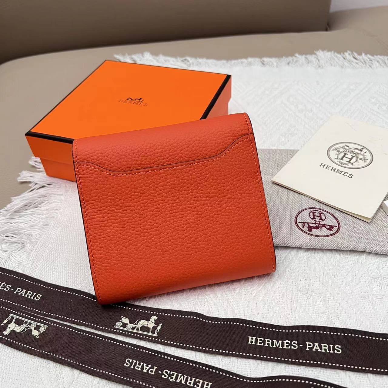 Hermes Black Product 537