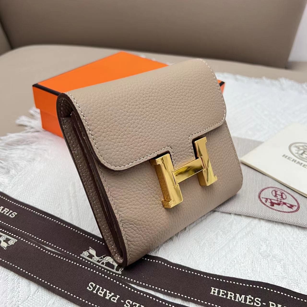 Hermes Black Product 537