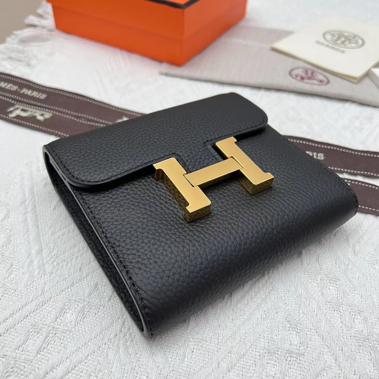 Hermes Black Product 537