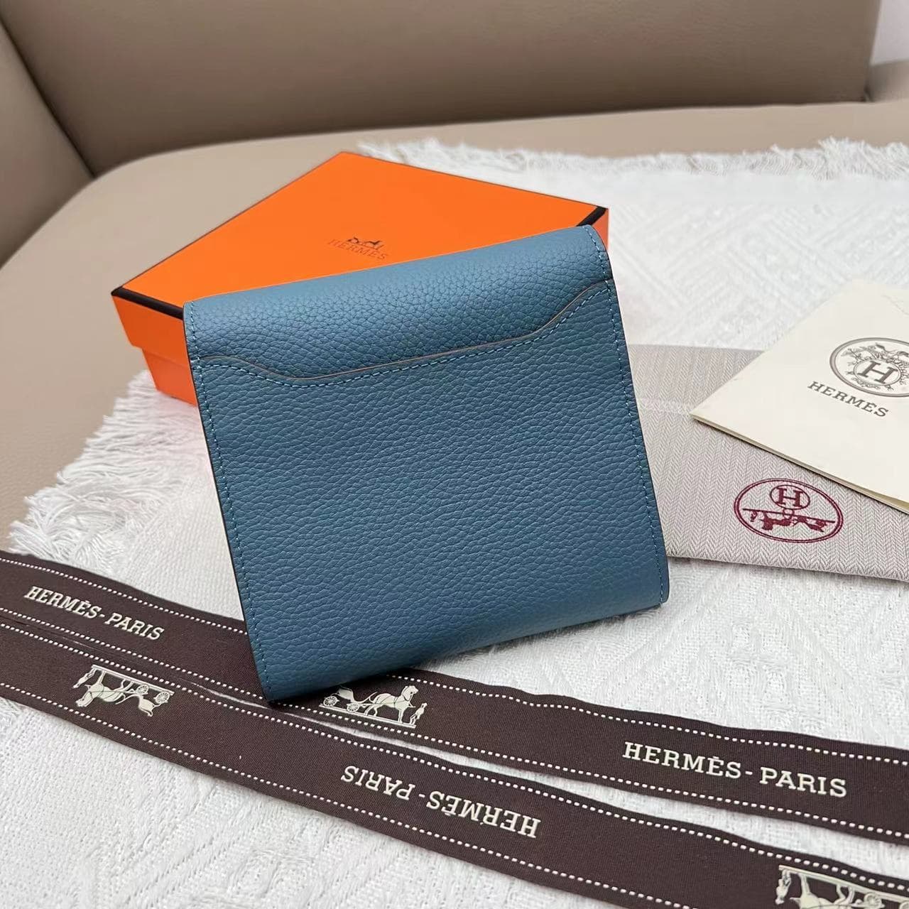 Hermes Black Product 537