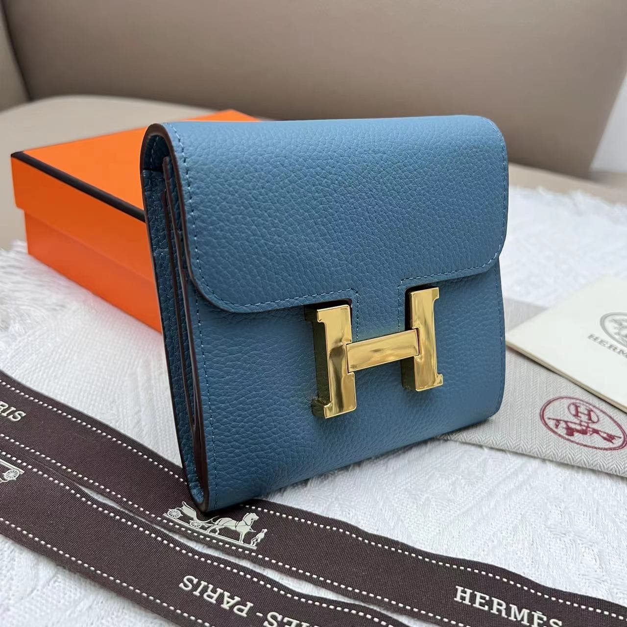 Hermes Black Product 537