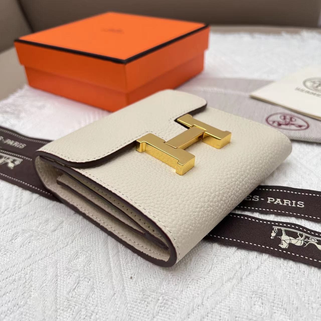 Hermes Black Product 537