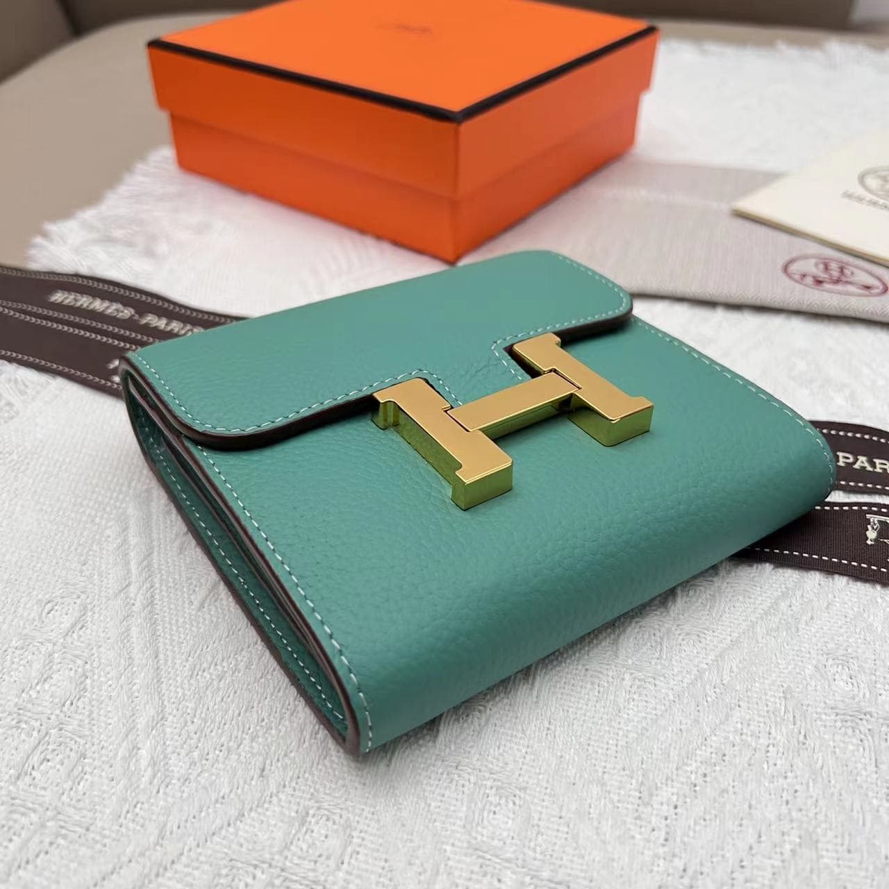 Hermes Black Product 537