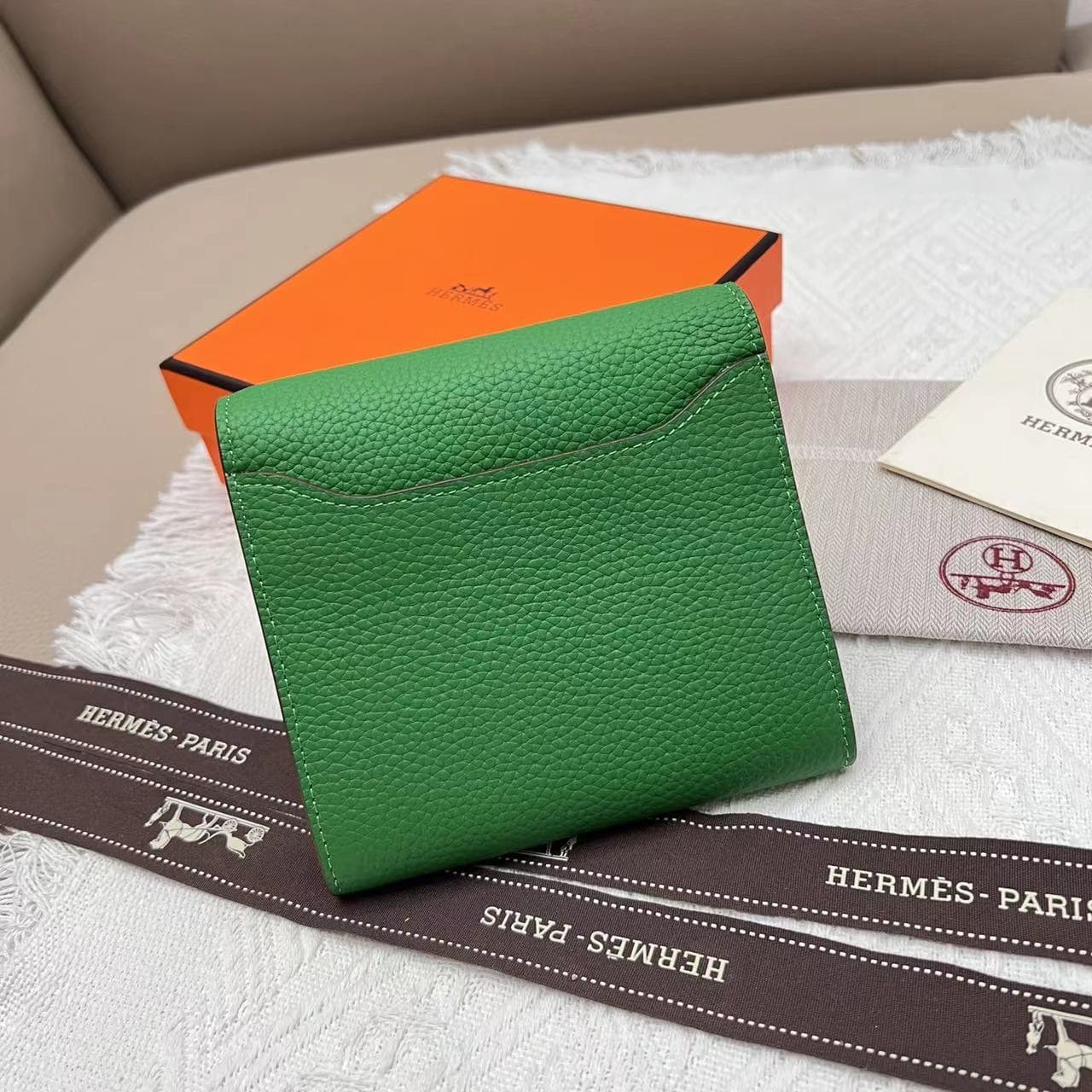 Hermes Black Product 537