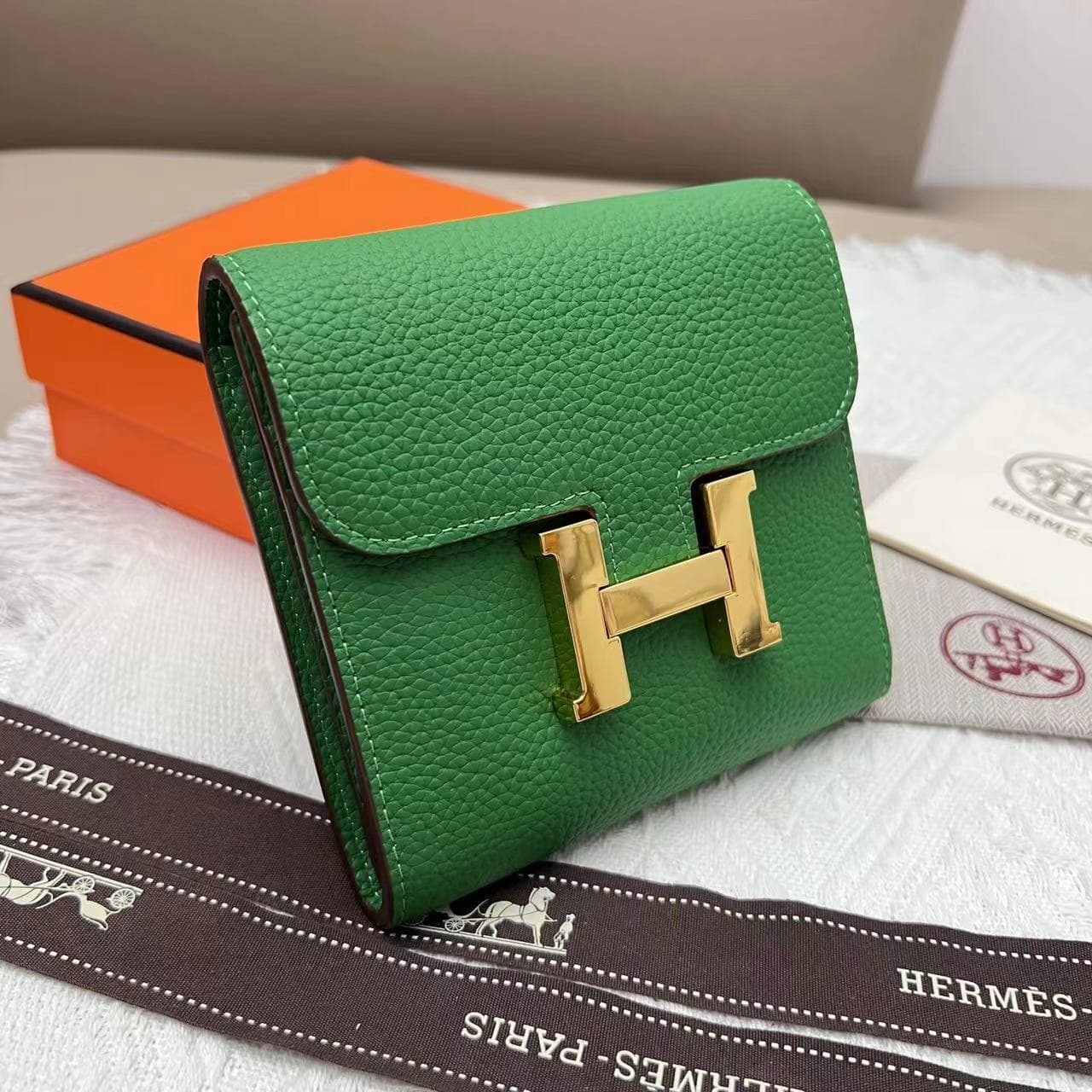 Hermes Black Product 537