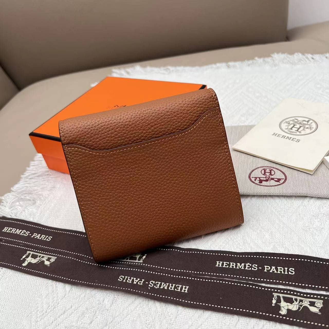 Hermes Black Product 537