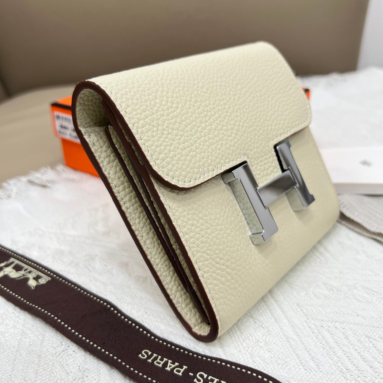 Hermes Black Product 537
