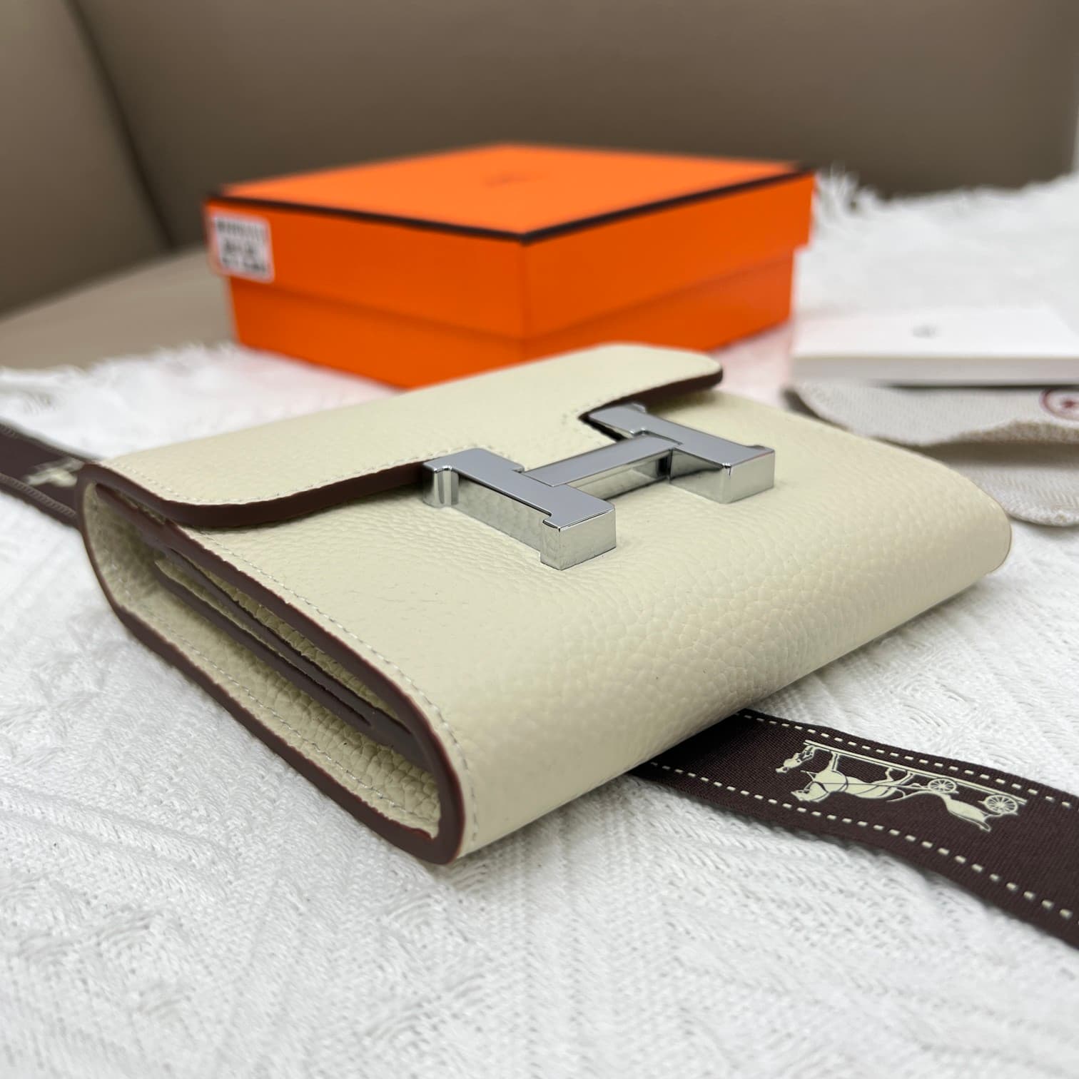 Hermes Black Product 537