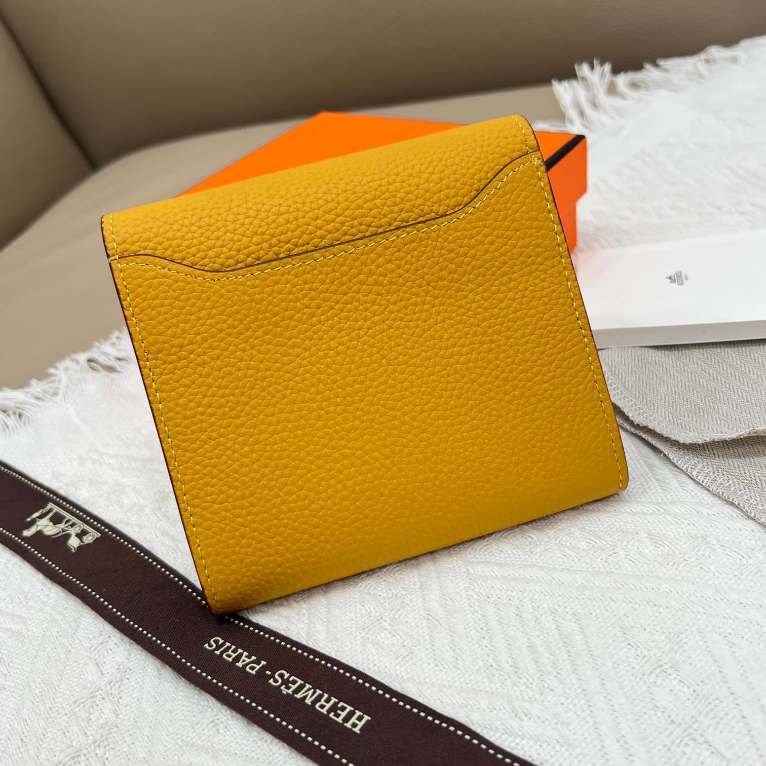Hermes Black Product 537