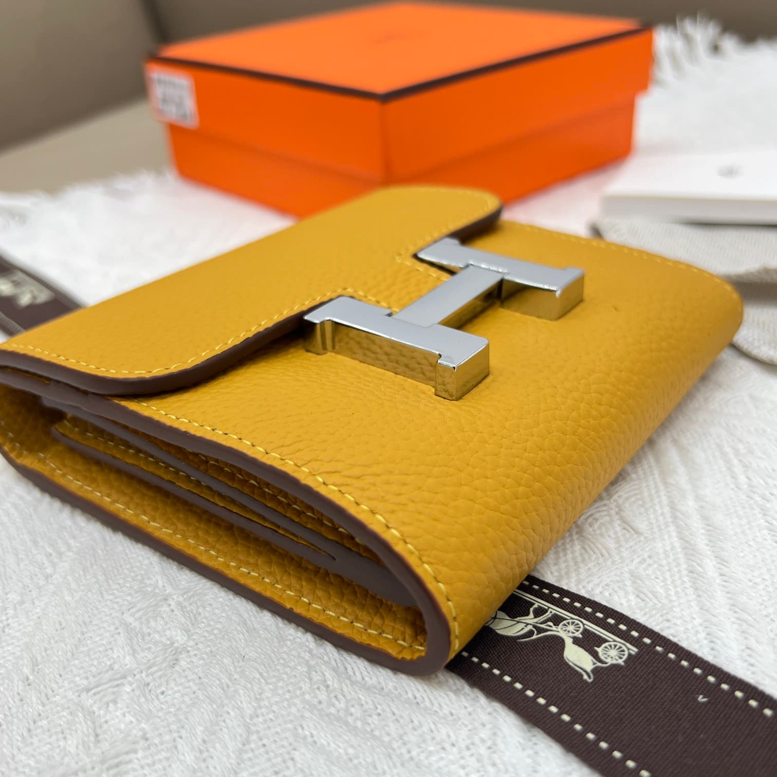 Hermes Black Product 537