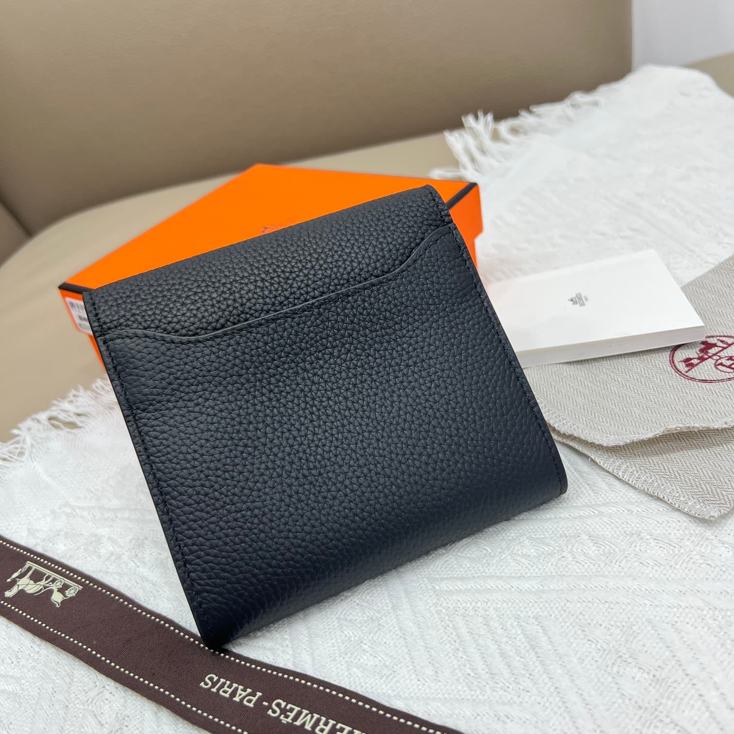Hermes Black Product 537