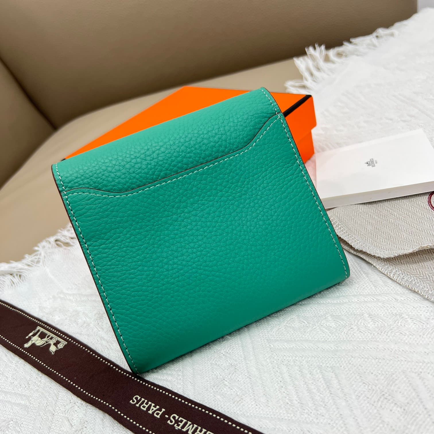 Hermes Black Product 537