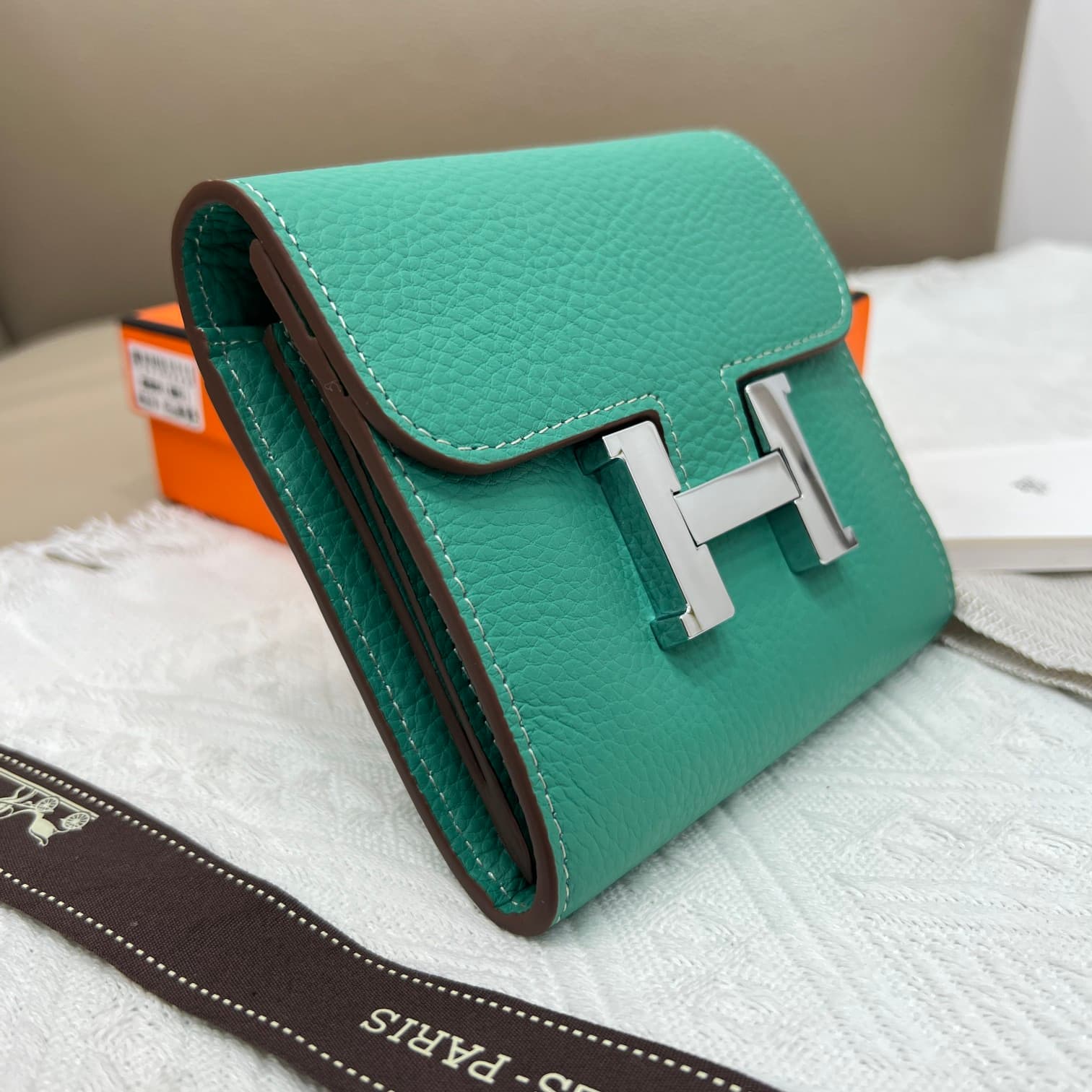 Hermes Black Product 537