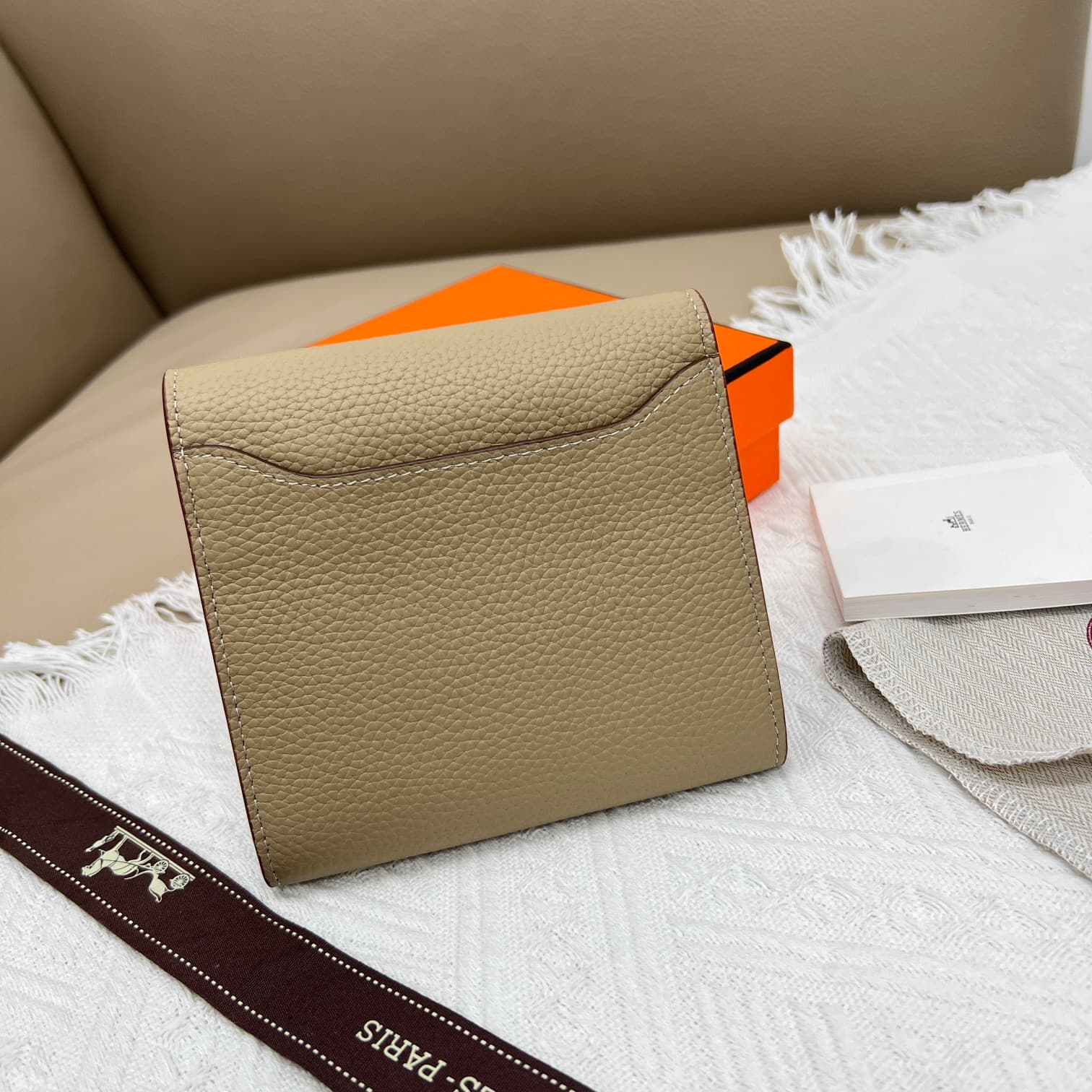 Hermes Black Product 537