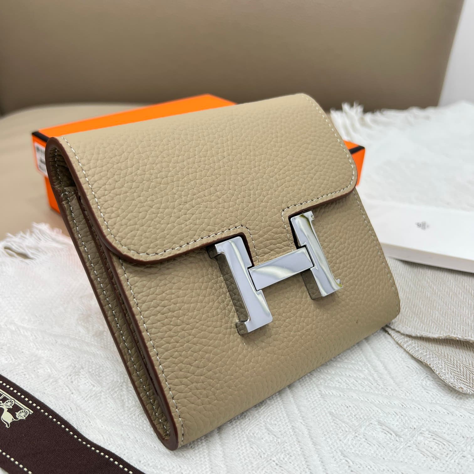 Hermes Black Product 537