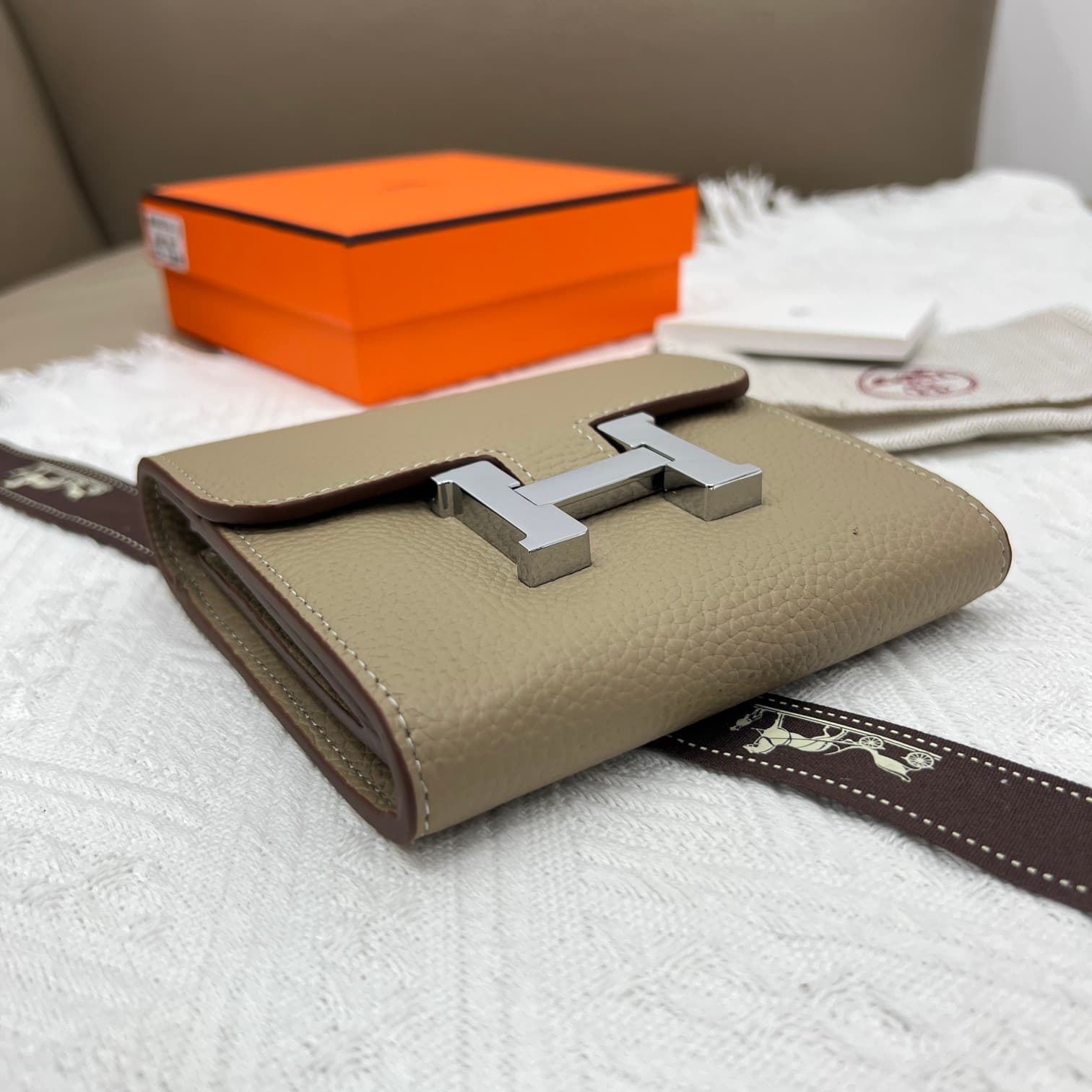 Hermes Black Product 537