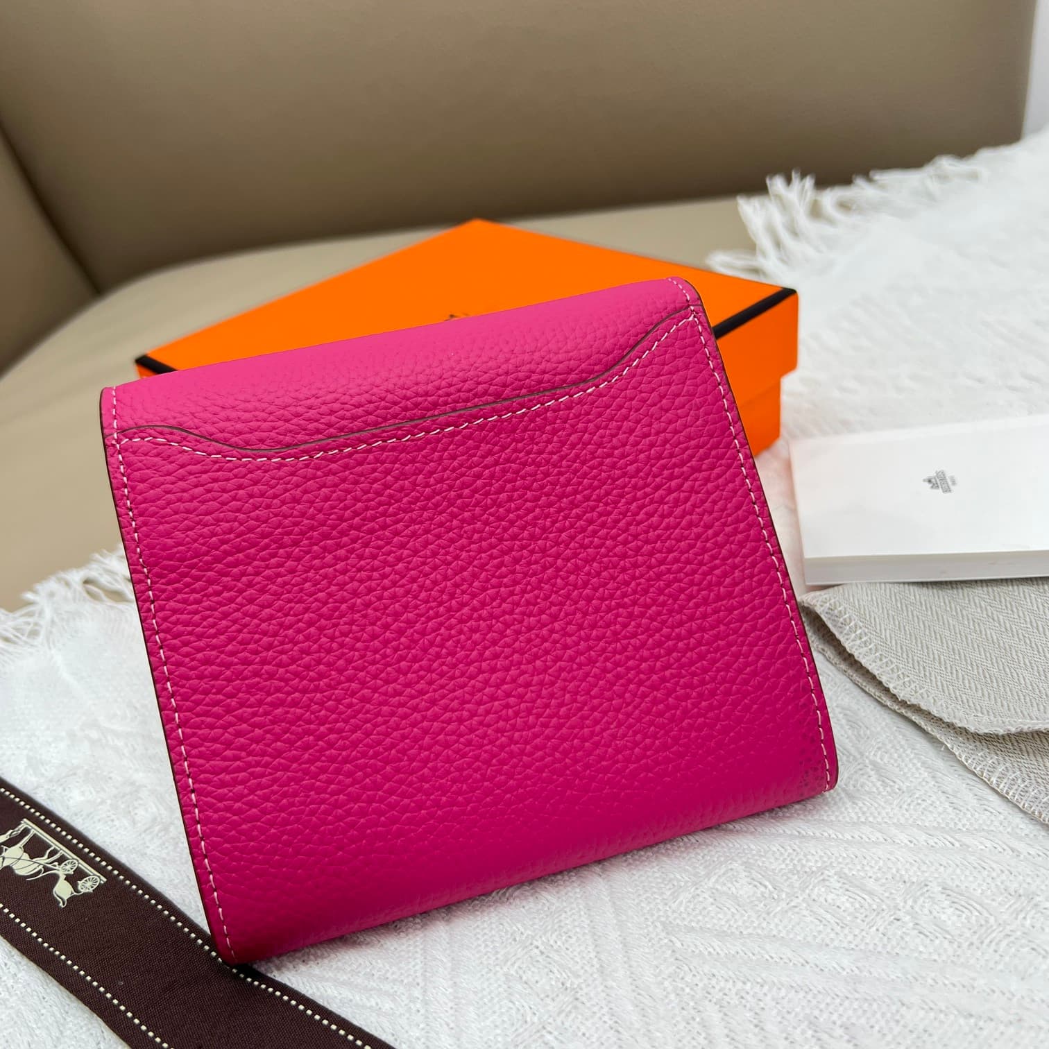 Hermes Black Product 537