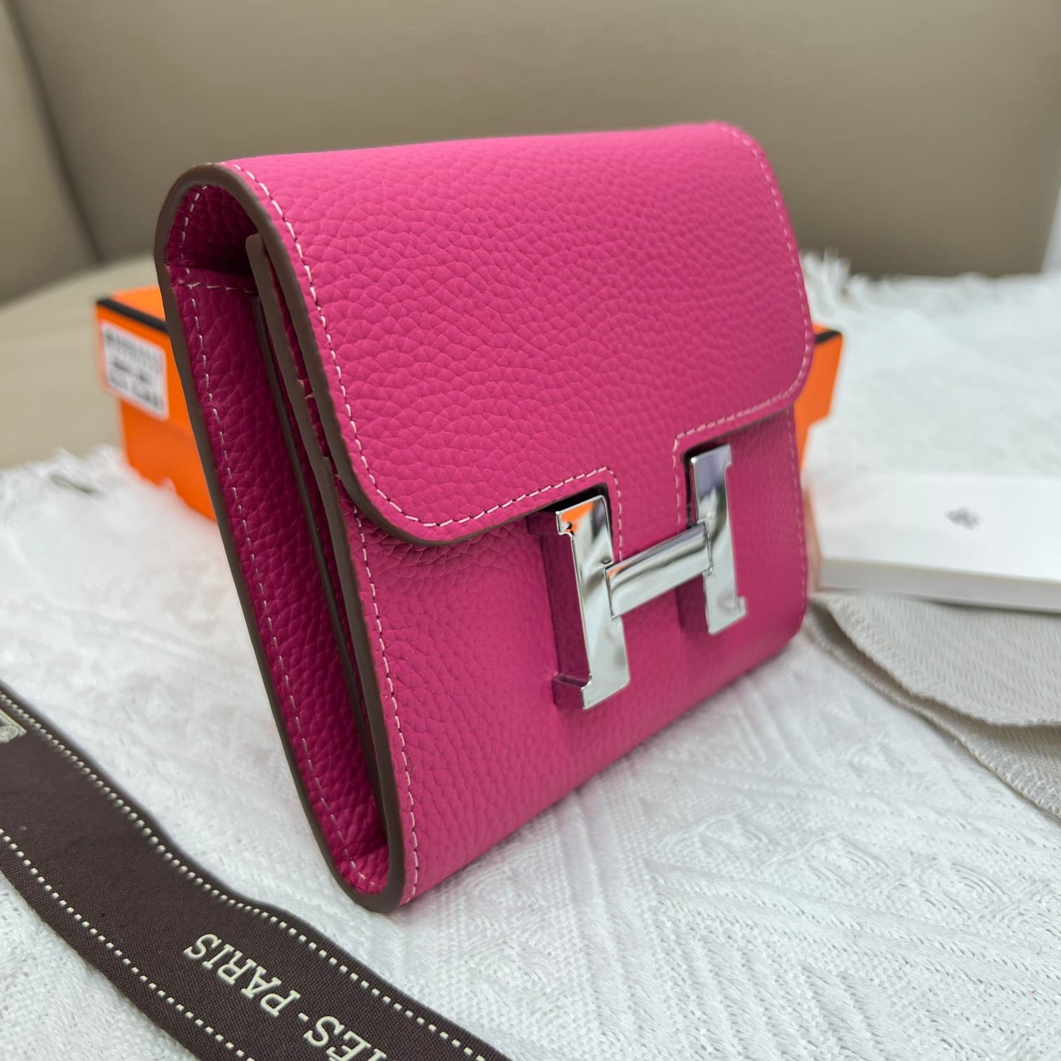 Hermes Black Product 537