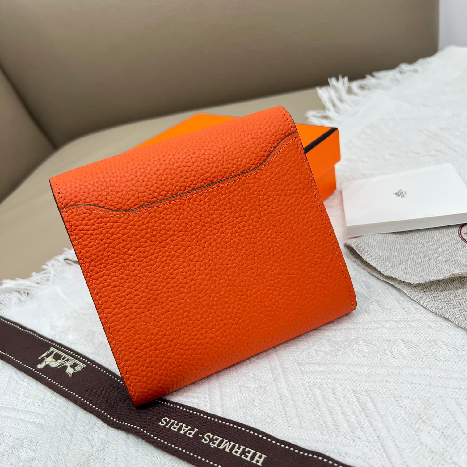 Hermes Black Product 537