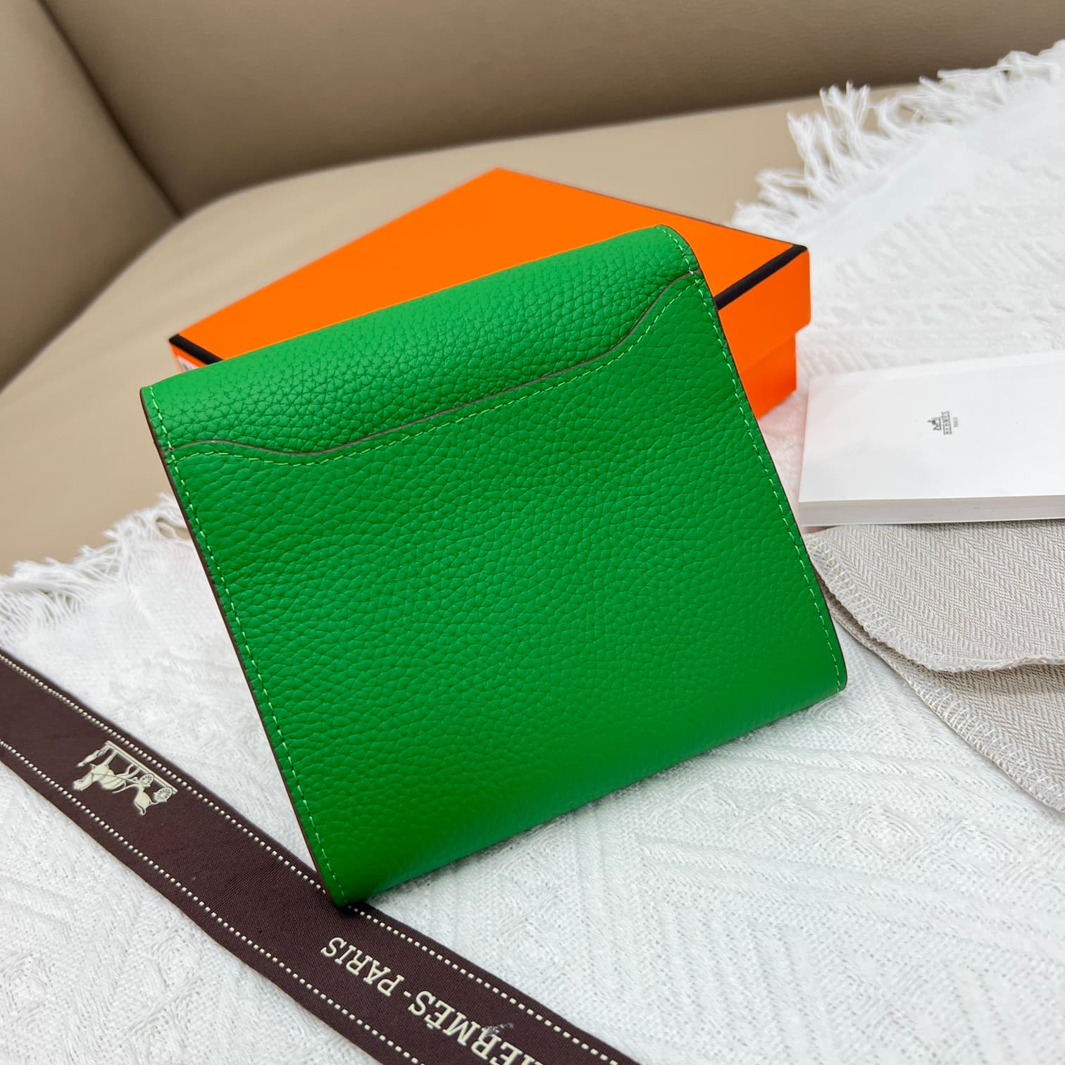 Hermes Black Product 537