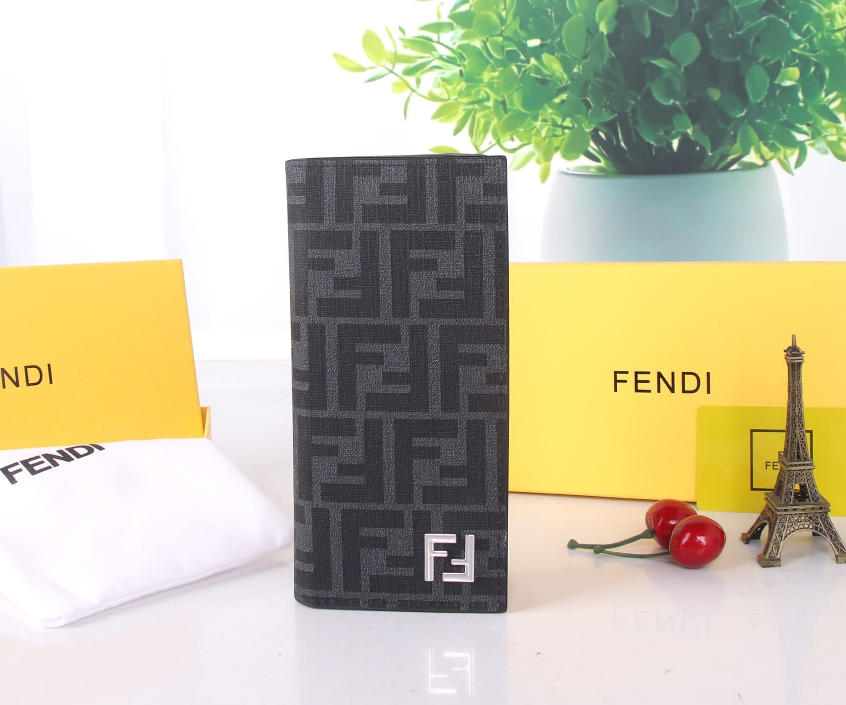 Fendi Black Accessory SF02