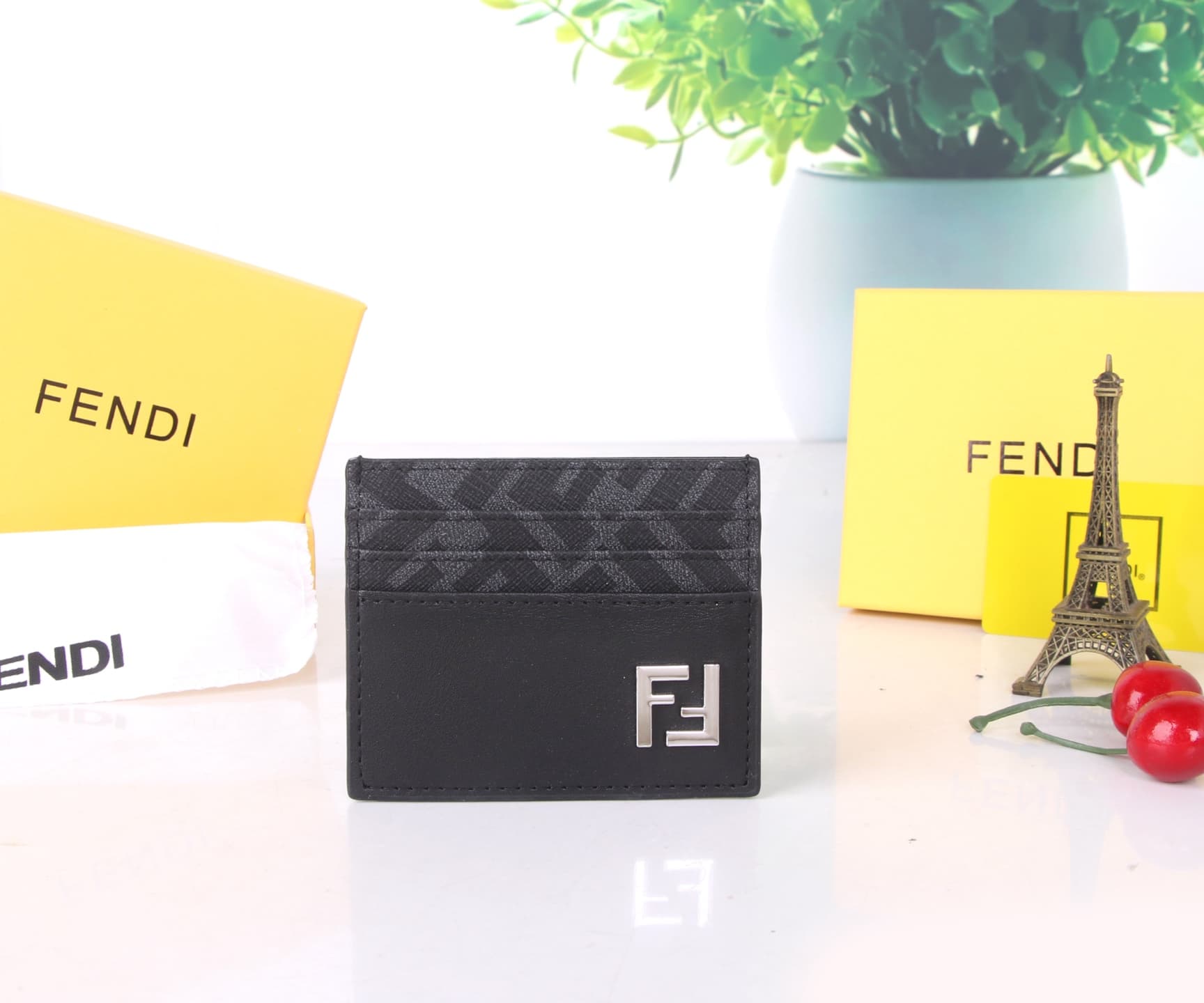 Fendi Black Accessory SF04