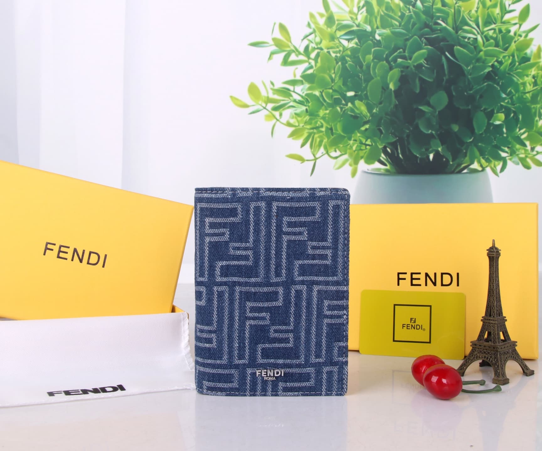 Fendi Black Accessory SF07