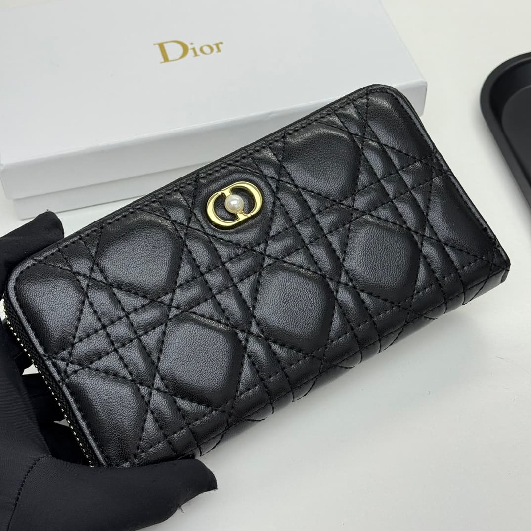Dior Black Product