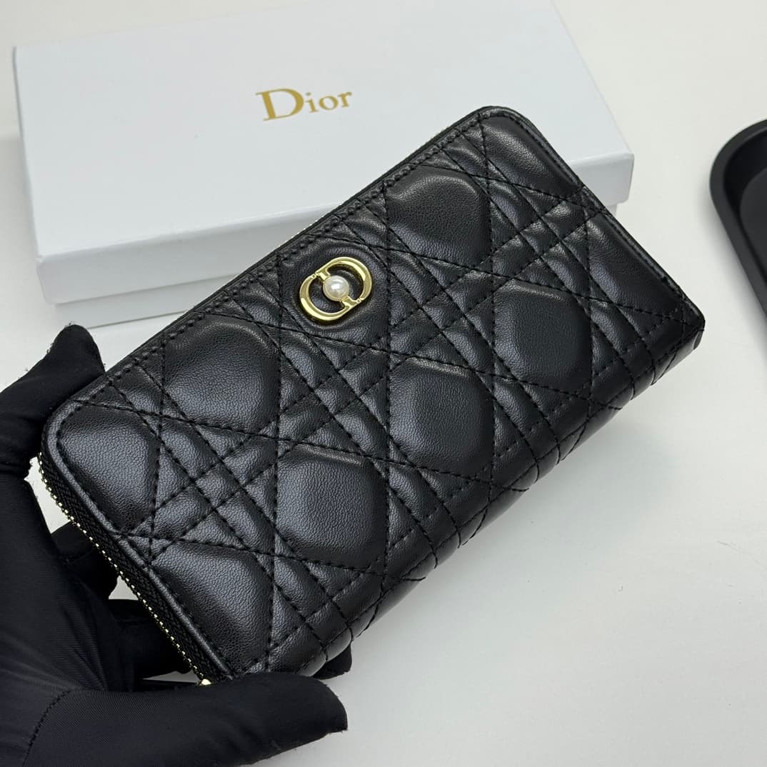 Dior Black Product