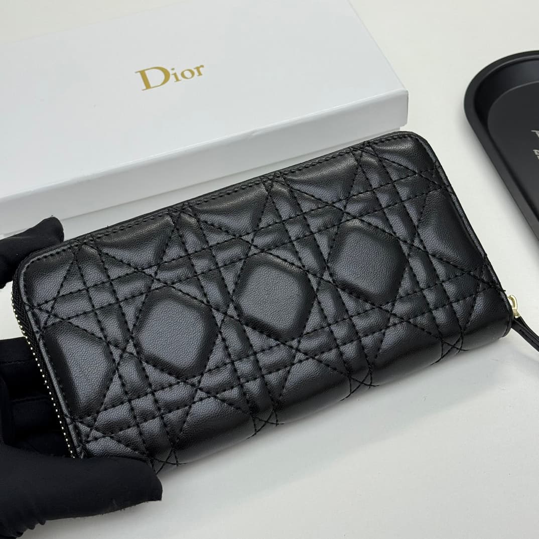 Dior Black Product