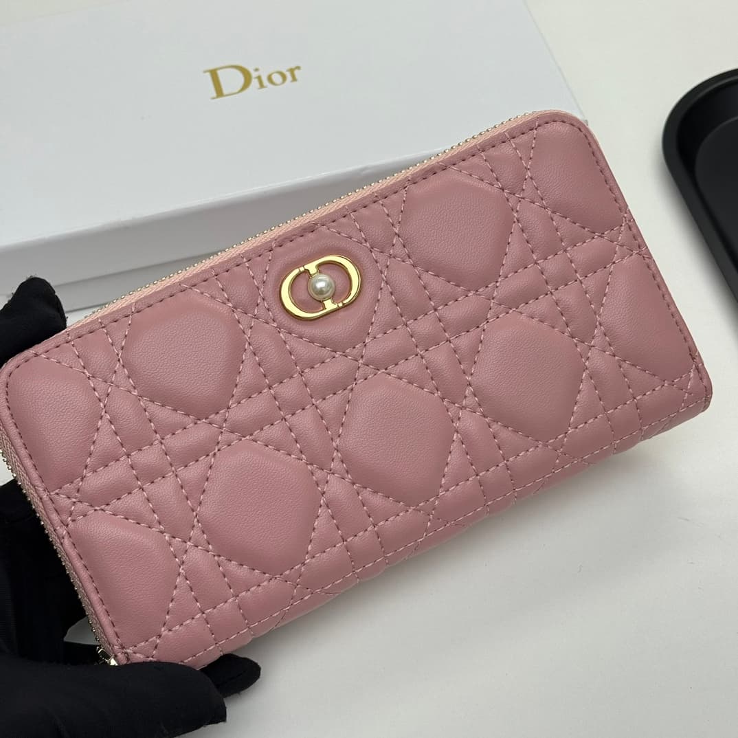 Dior Black Product