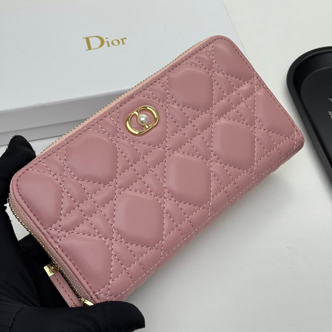 Dior Black Product