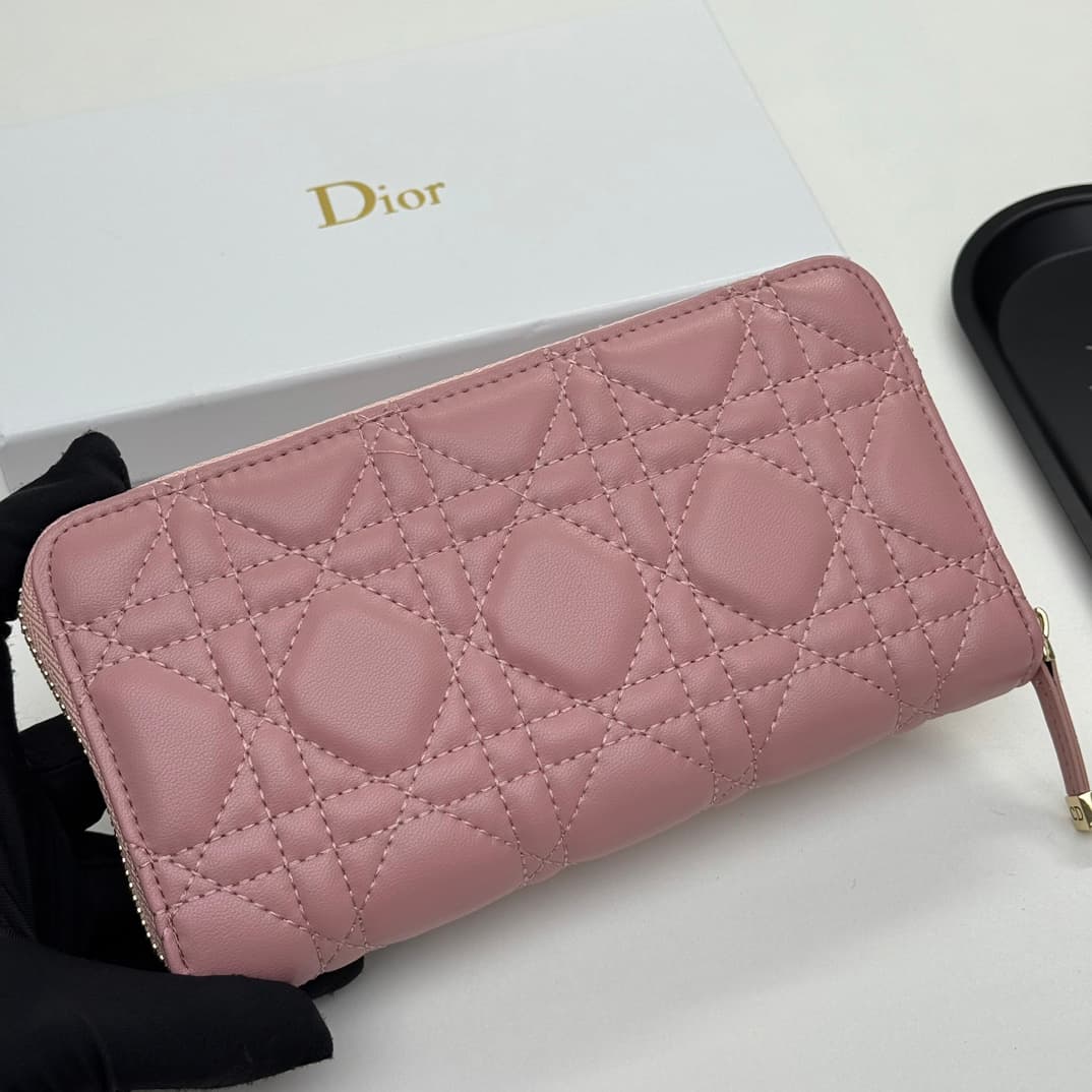Dior Black Product