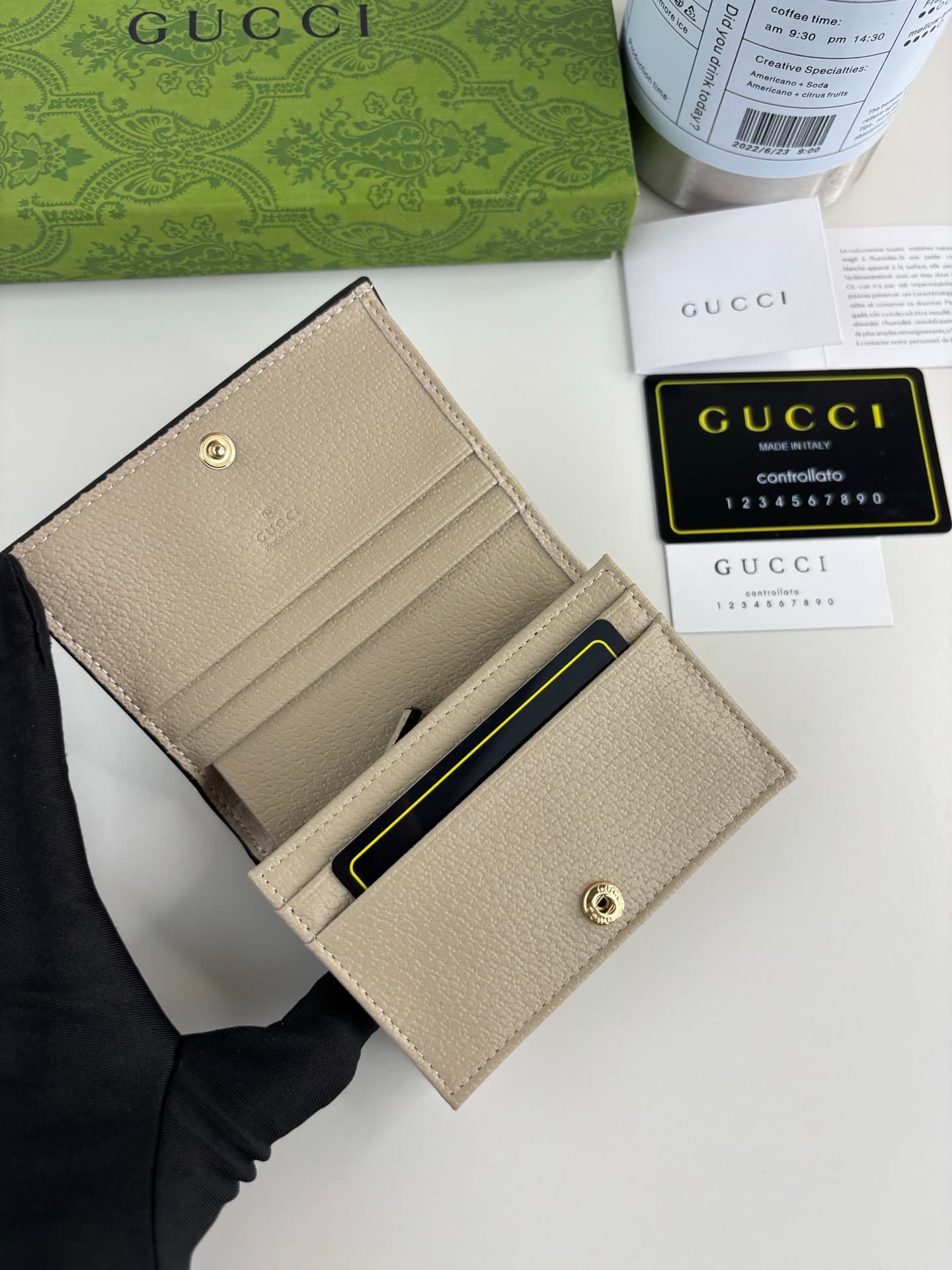 Gucci White Wallet 523155