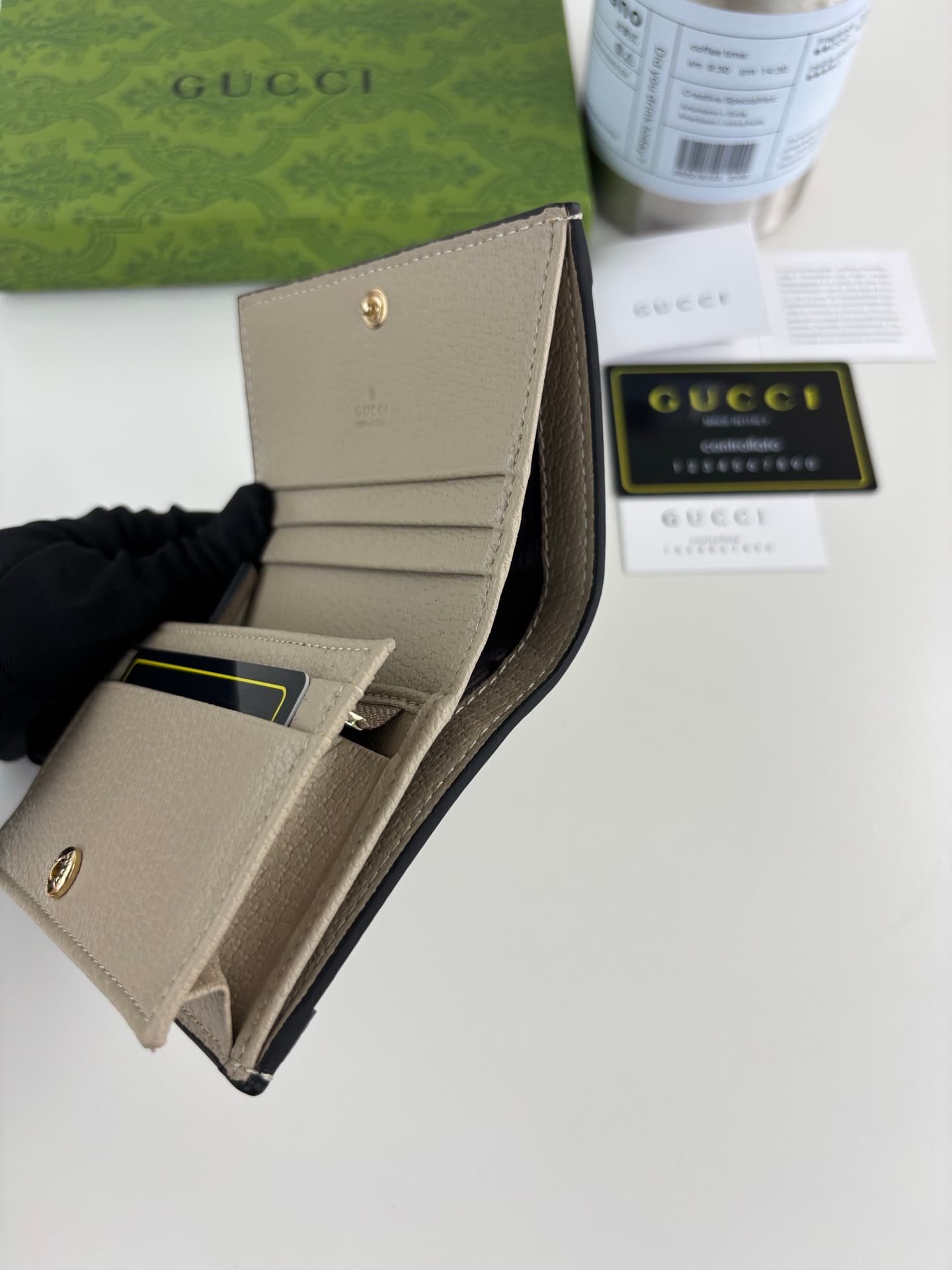 Gucci White Wallet 523155