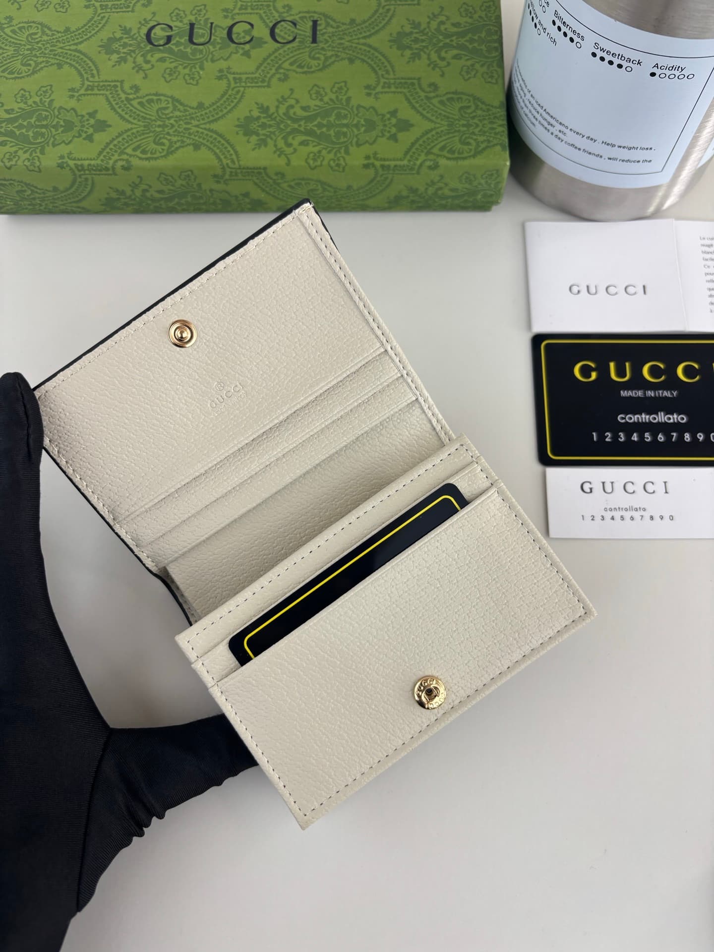 Gucci White Wallet 523155