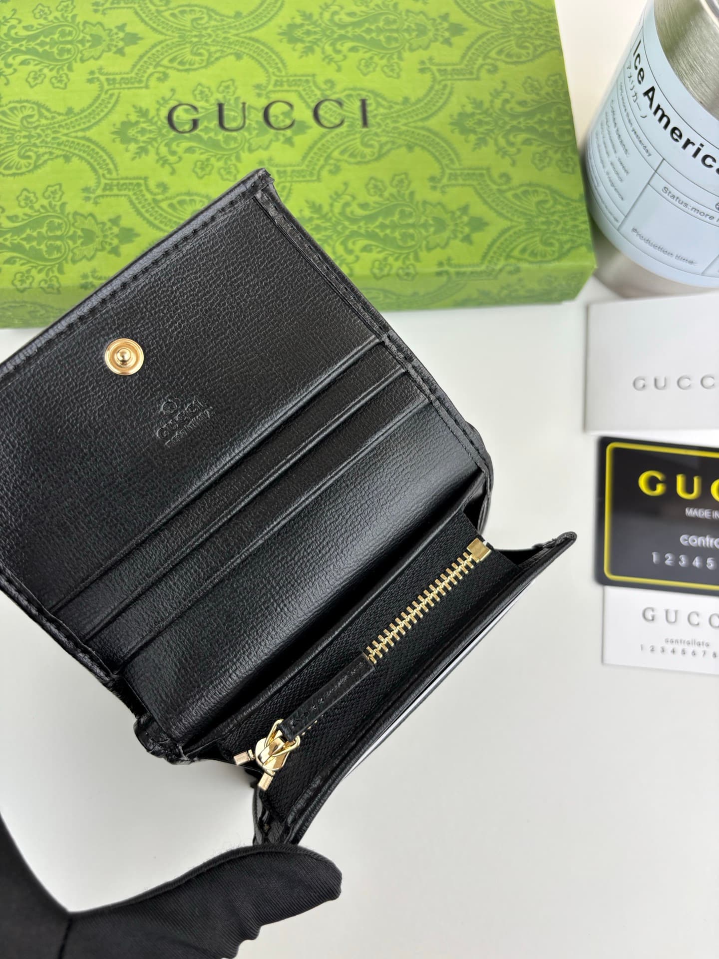 Gucci Black Wallet 621887