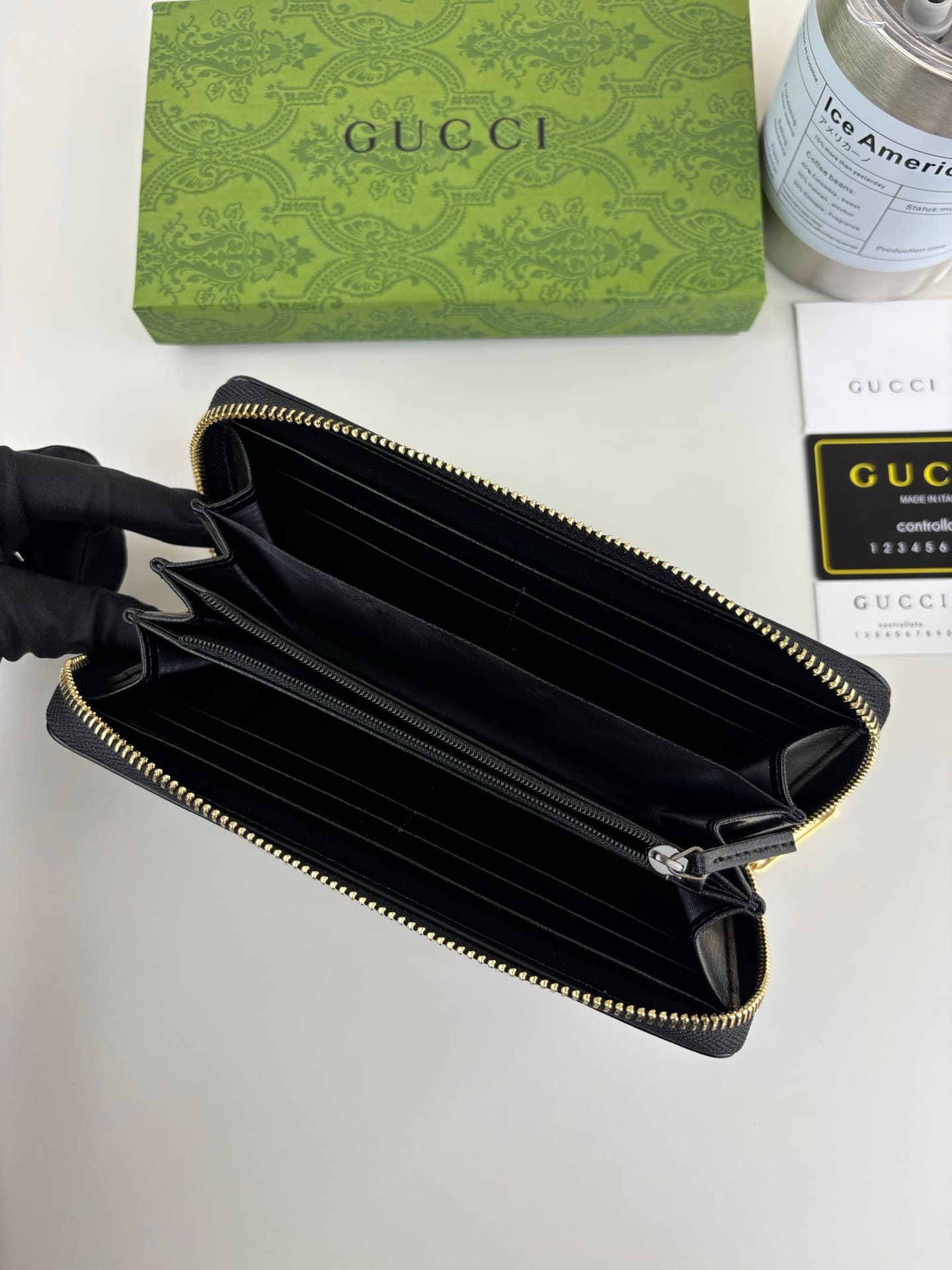 Gucci Black Wallet 621889