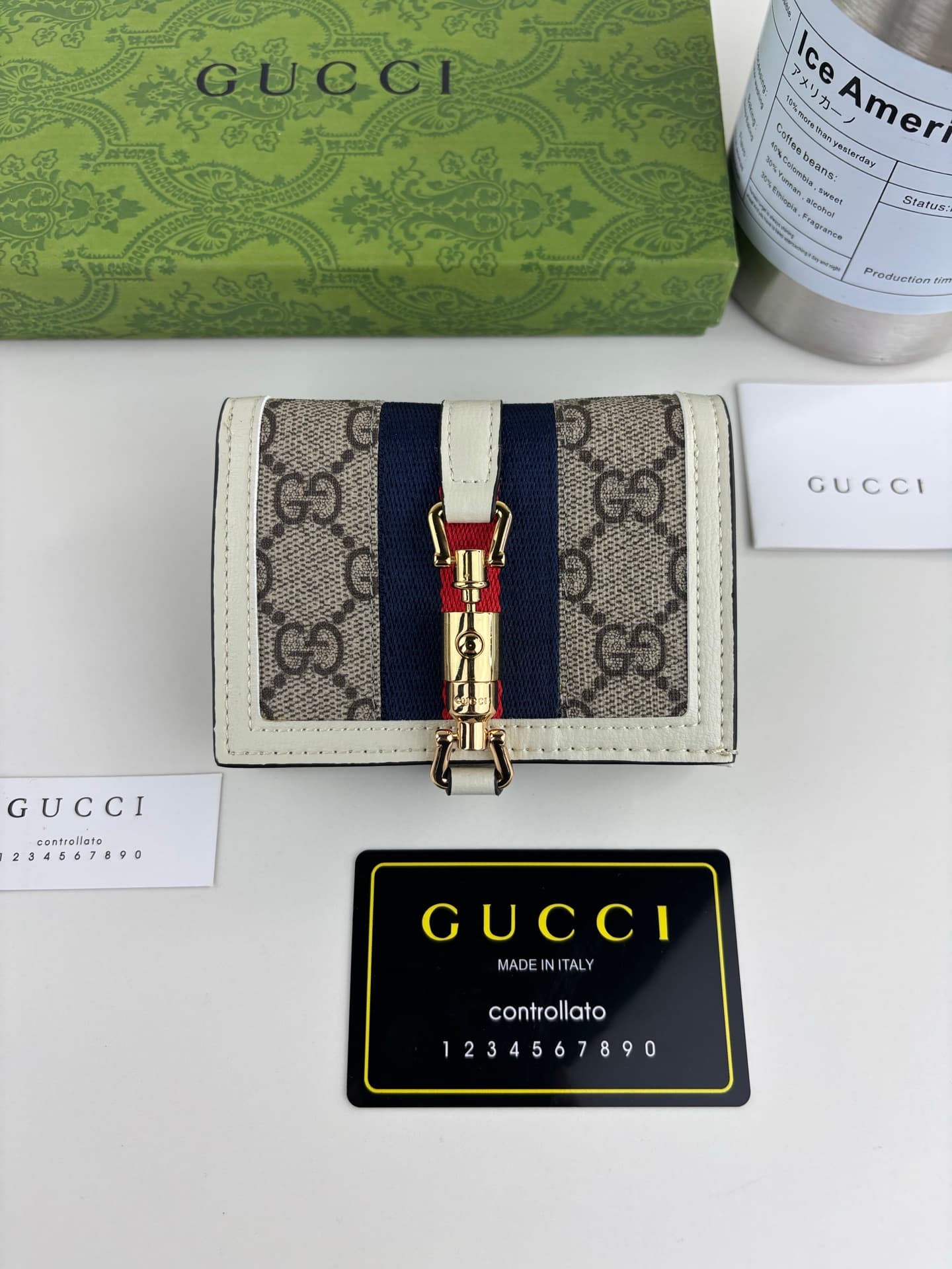 Gucci White Wallet 645536