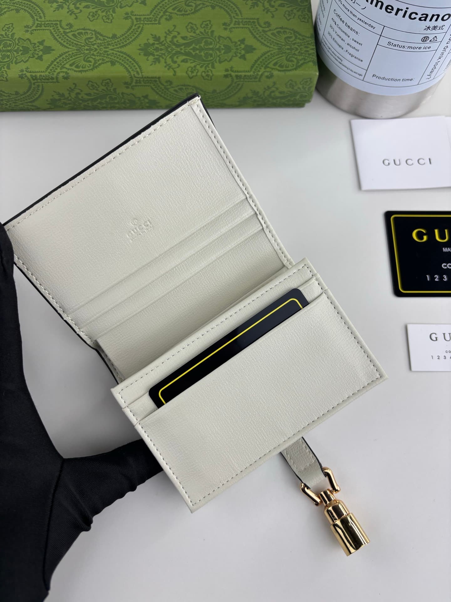 Gucci White Wallet 645536