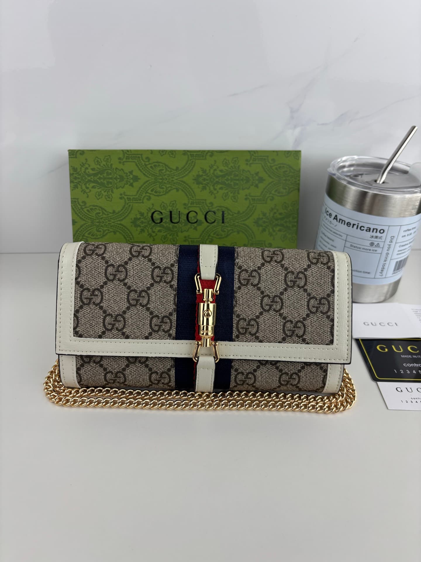 Gucci White Wallet 652681