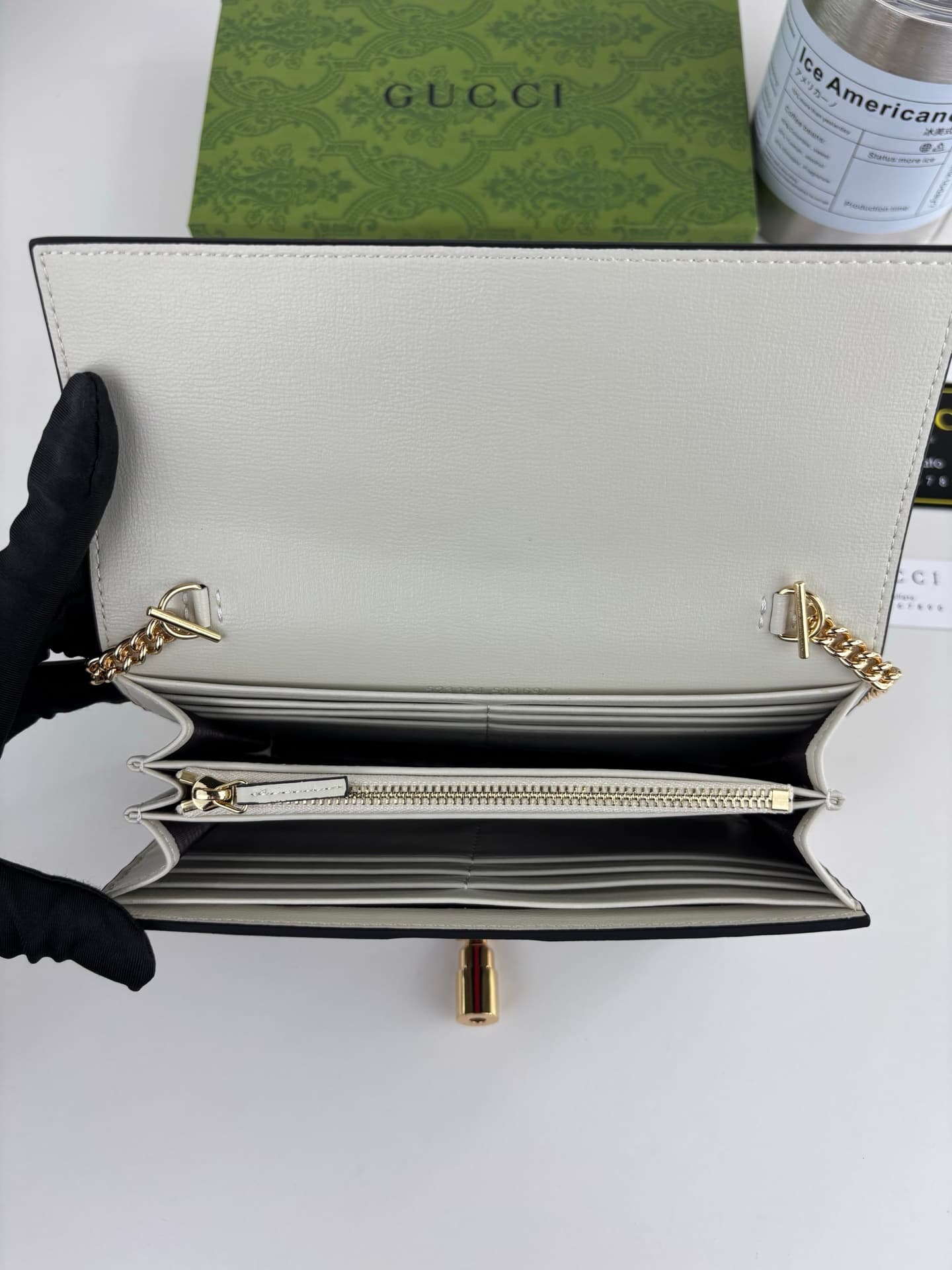 Gucci White Wallet 652681